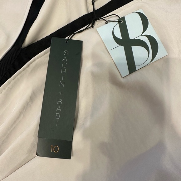 SACHIN + BABI Willow Gown Resort Collection Size 10 NWT - Picture 8 of 15